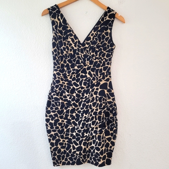 Enfocus Studio Black and Cream Sleeveless Bodycon Ruched Dress Size 4 EUC - Picture 1 of 8